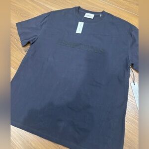 Essential fear of god men navy color t shirt size L